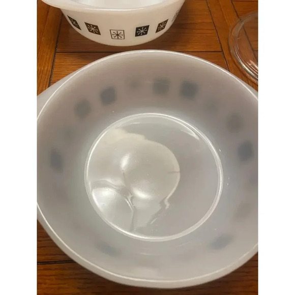 Inland glass 2 quart casserole dish with lid MCM atomic starburst pattern - Picture 3 of 4